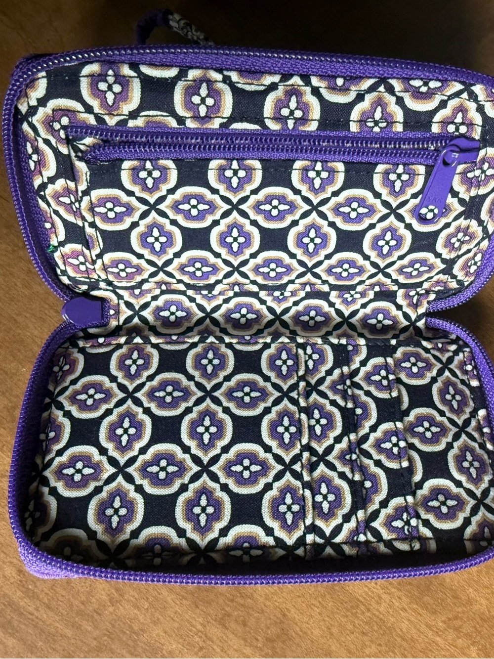 Vera Bradley simply Violet all in one wristlet never used NWOT - Picture 2 of 3